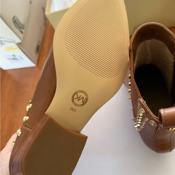 Michael Kors Kinlee Astor Studded Booties sz 8 New! - Picture 5 of 7